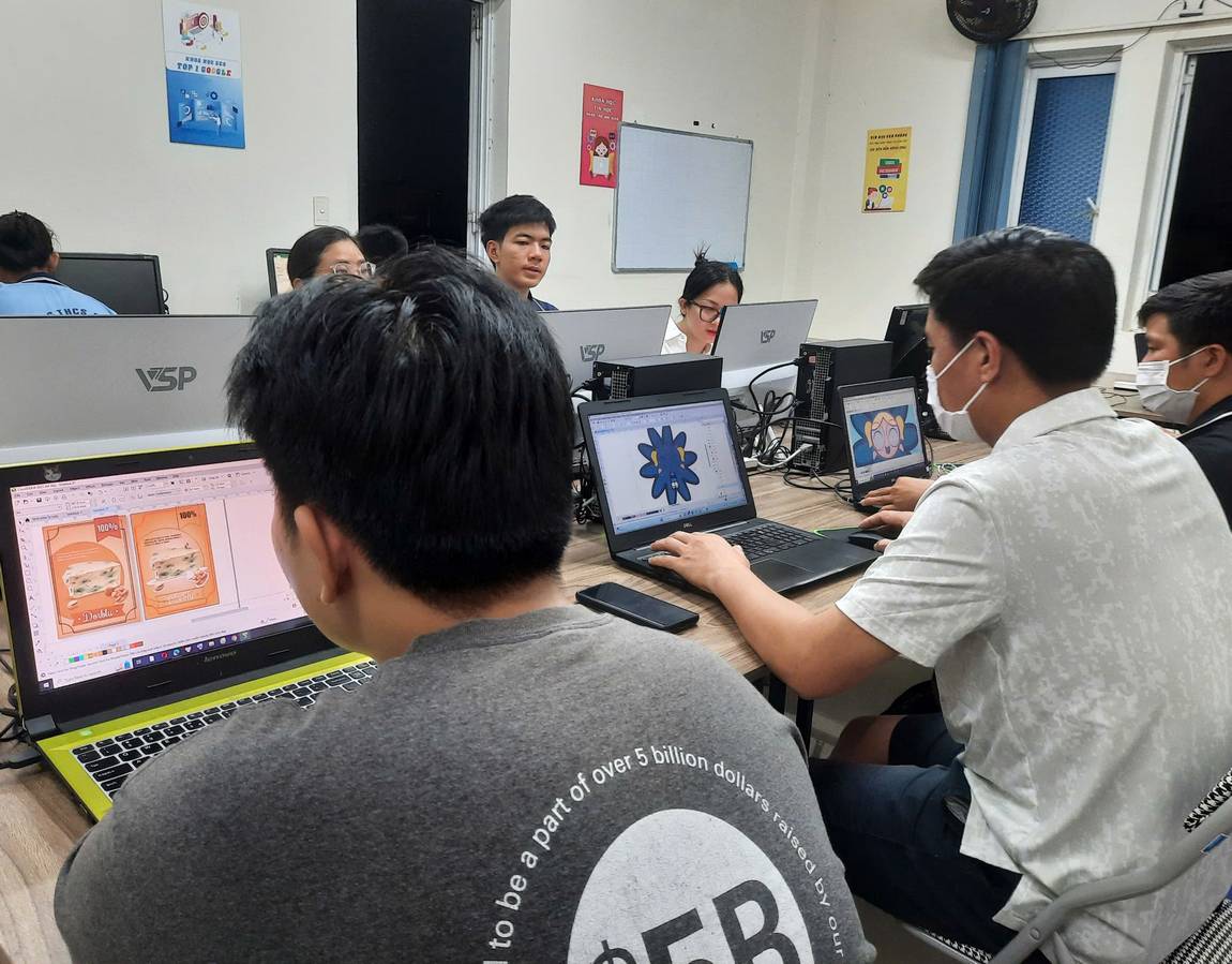 Các đối Tượng Học Viên Trong Khóa Học Thiết Kế đồ Họa Tại Bình Tân