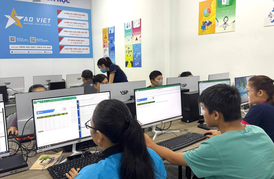 Đối Tượng Phù Hợp Với Khóa Học Ứng Dụng AI Trong MS Excel