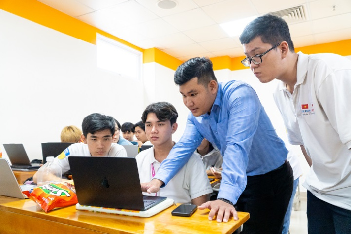 Vai Trò Của Công Ty Giáo Dục Tin Học Sao Việt