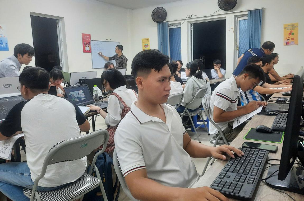 Lý Do Nên Học Khóa Ứng Dụng AI Trong Sáng Tạo Nội Dung