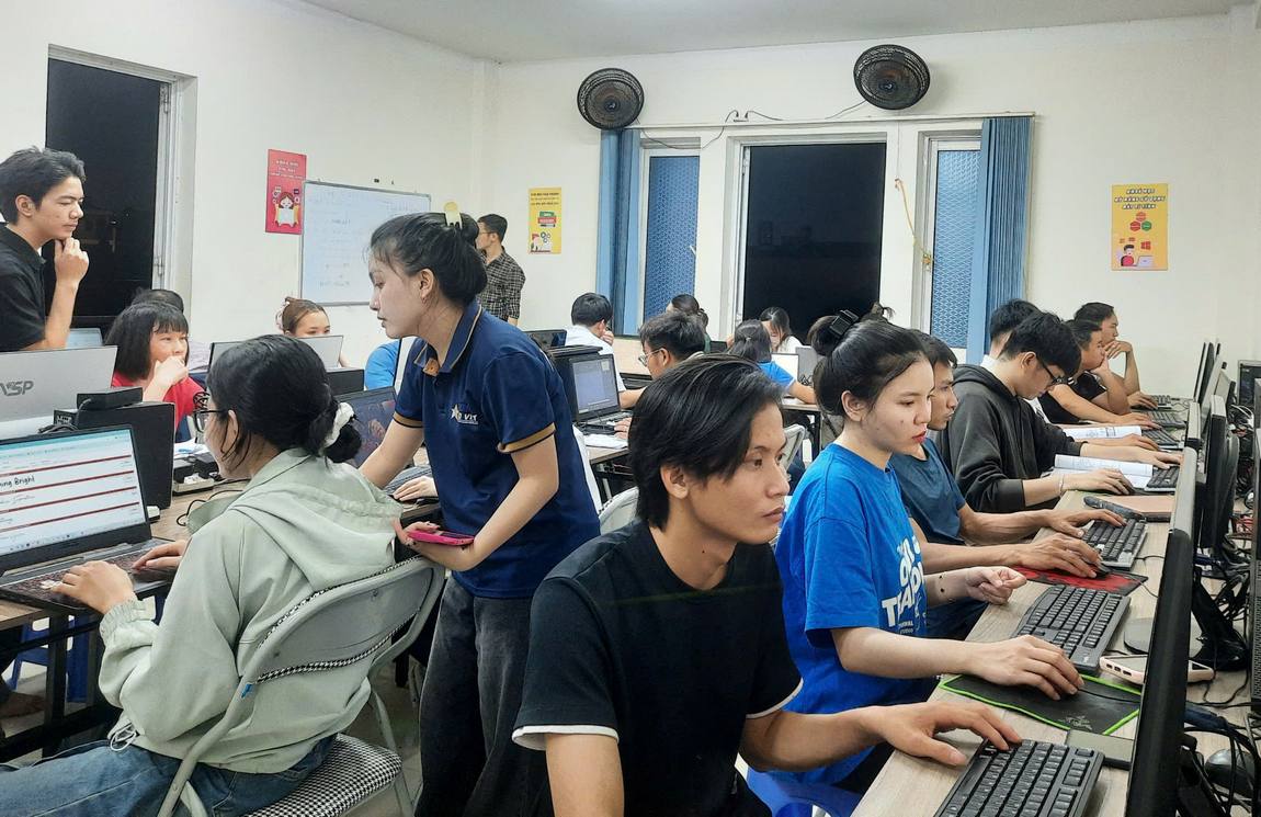 Học Viên Trong Khóa Học ứng Dụng AI Trong Sáng Tạo Nội Dung