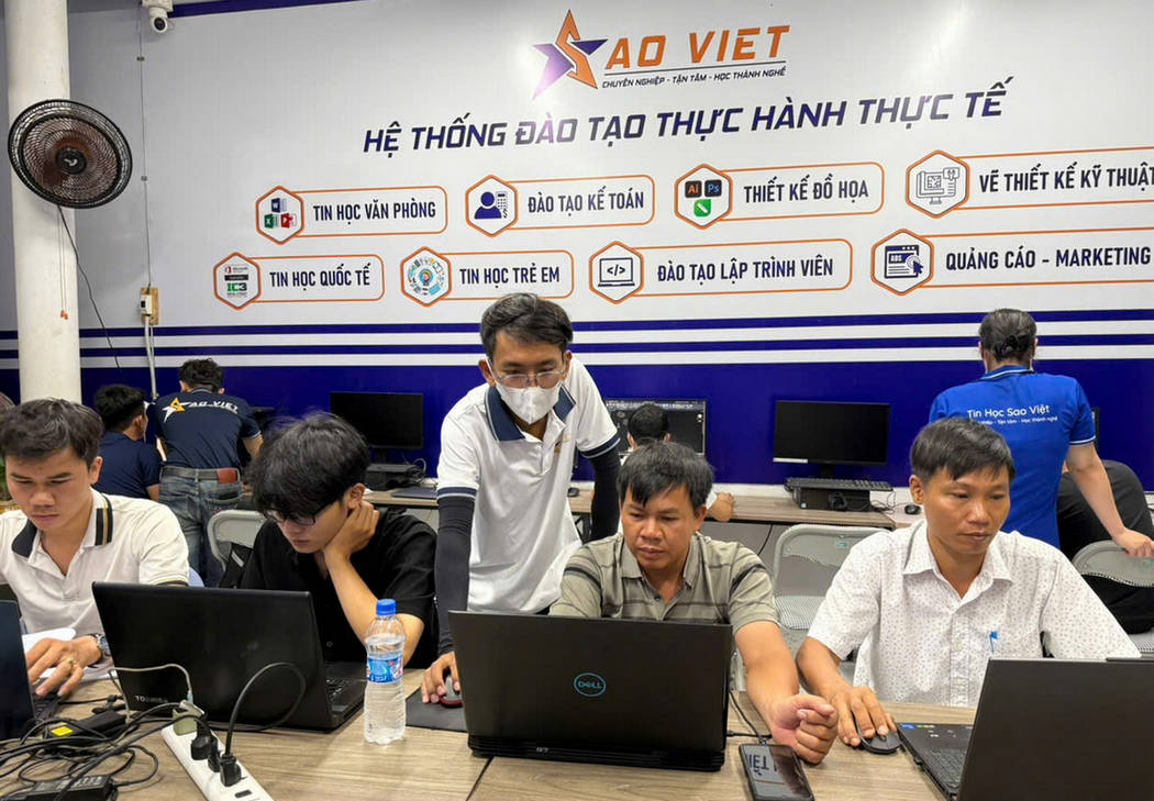 Giới Thiệu Khóa Học Cấp Chứng Chỉ AI Văn Phòng Tại Tin Học Sao Việt