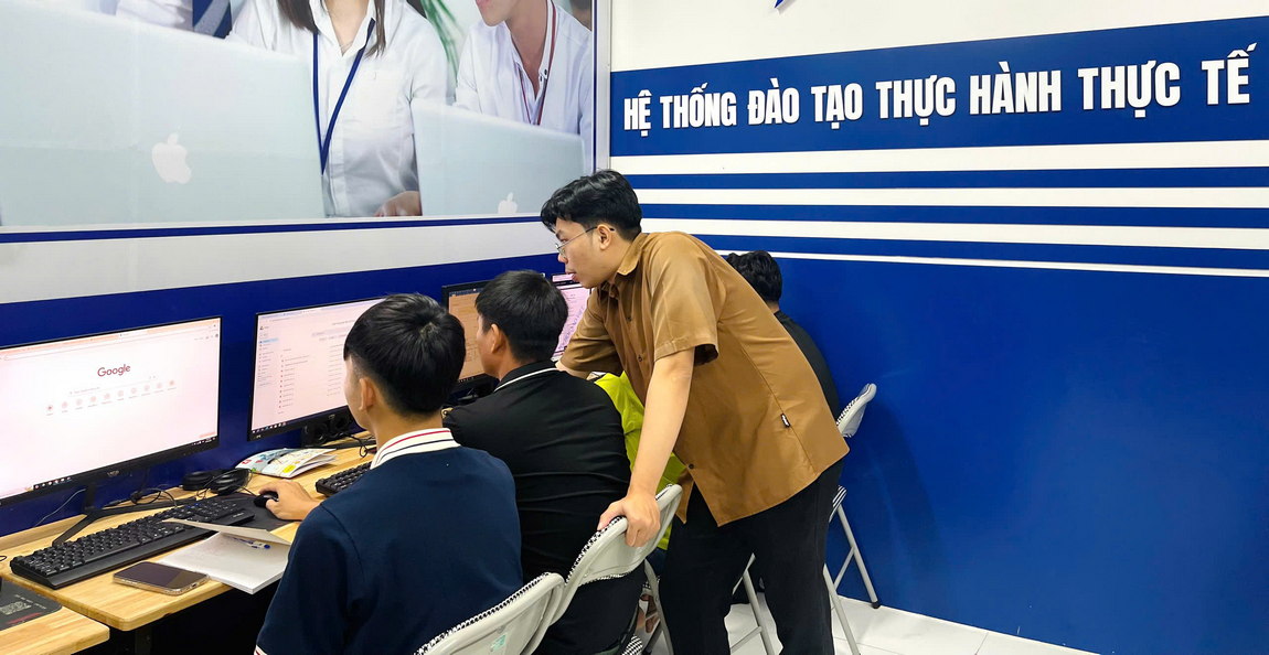 Các Nhóm Đối Tượng Học Viên Tham Gia Khóa Học Tin Học Văn Phòng