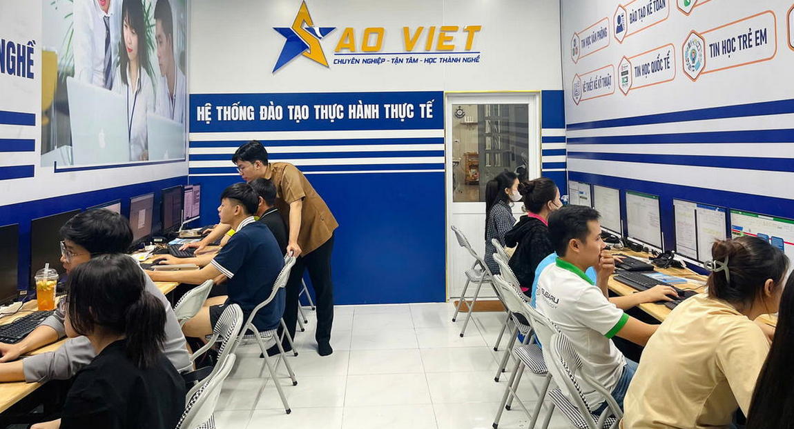 Học Viên Trong Khóa Học Tin Học Văn Phòng Tại Phường Xuân Hòa