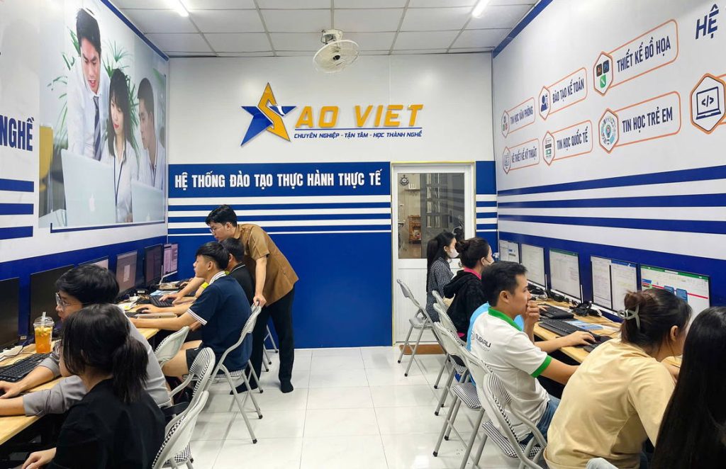 Trung Tâm Tin Học Sao Việt Đào Tạo Những Khóa Học Gì?