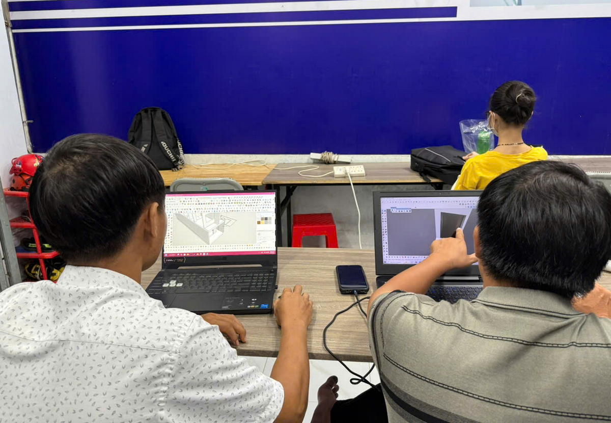 Học Viên Trong Khóa Học Thiết Kế Nội Thất Tại Phường An Lạc