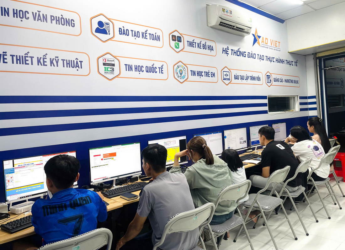 Lớp Khóa Học Thiết Kế Đồ Họa Tại Tân đông Hiệp