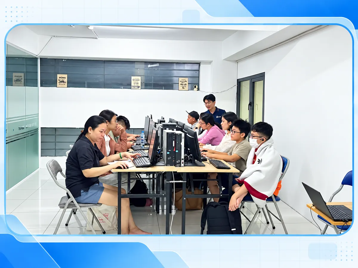 Ảnh minh họa thiết kế từ lớp tin học thực tế do chủ website cung cấp, dùng cho nội dung Tin học Sao Việt: luyện từ tệp mẫu đến bài làm tự kiểm tra được.